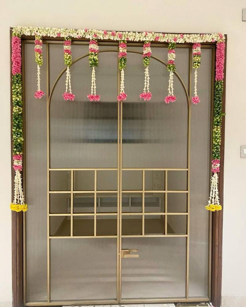 Fresh flower door toran
